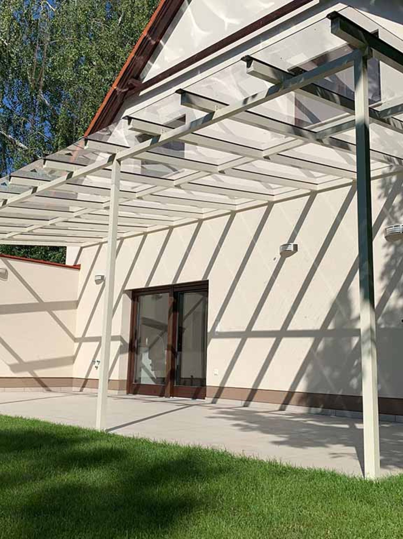 tömör polikarbonát tetö