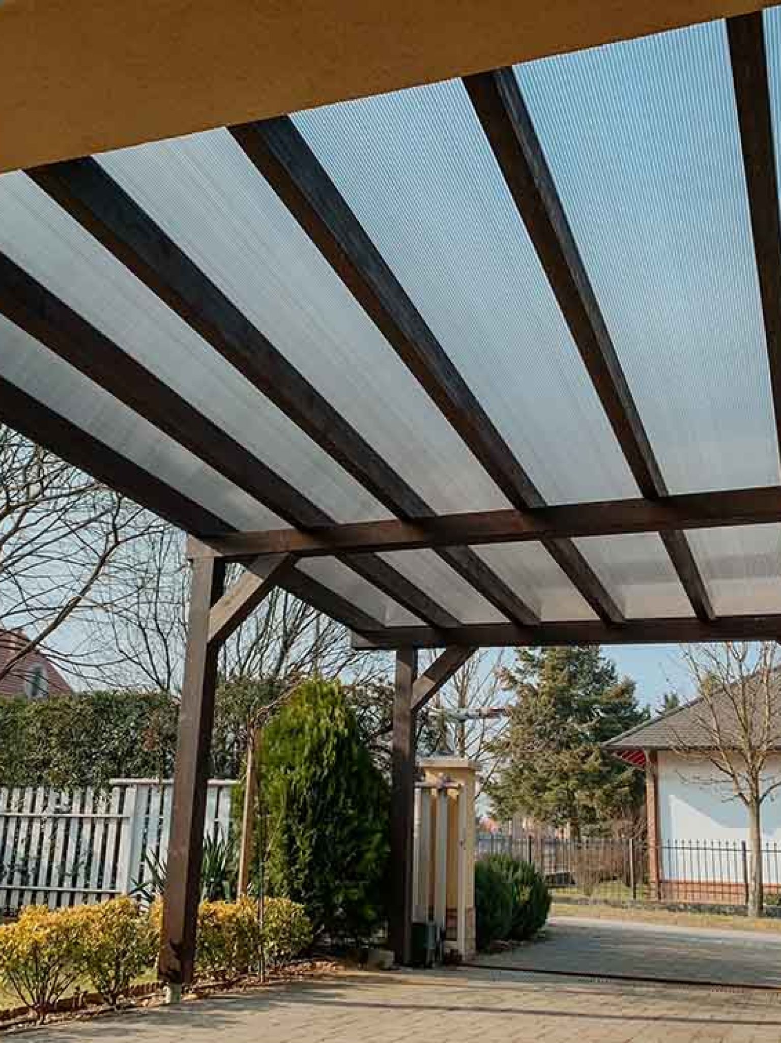 Faszerkezetes polikarbonattető