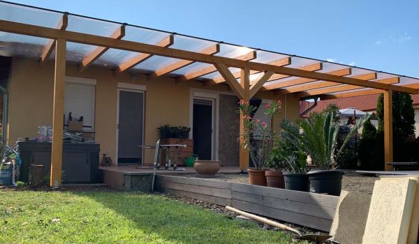 polikarbonát tetarszfedés